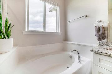 Alcove Bathtub Buying Guide Is It Still “In” in 2025