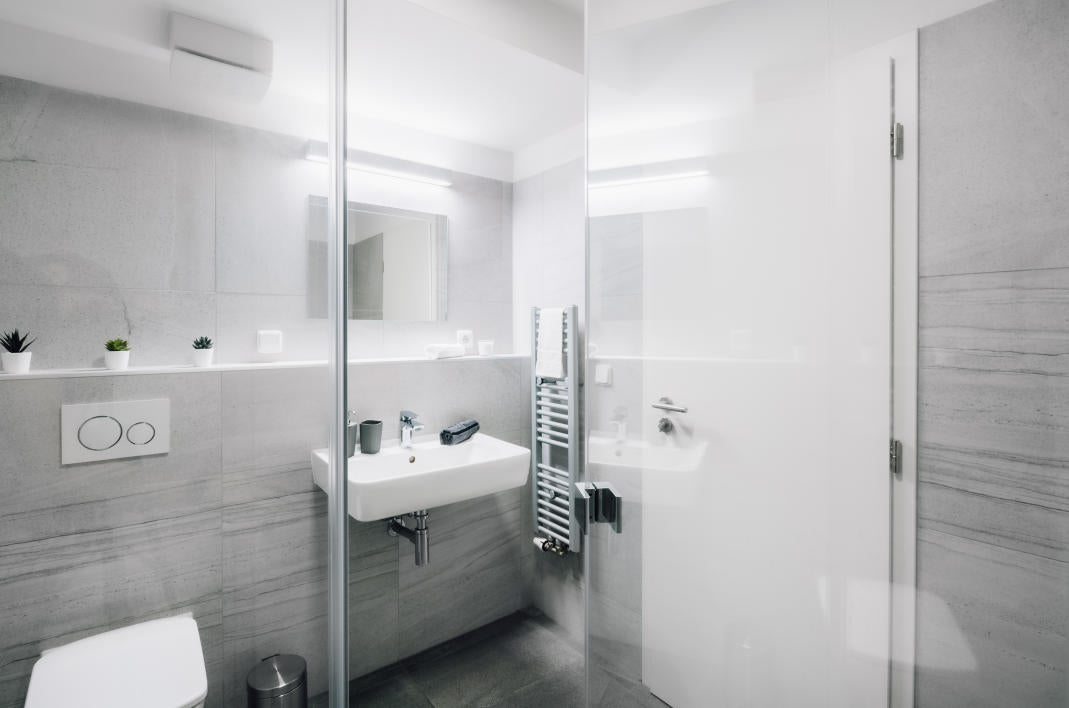 Shower Enclosure Guide Types, Installation & Buying Tips for 2025