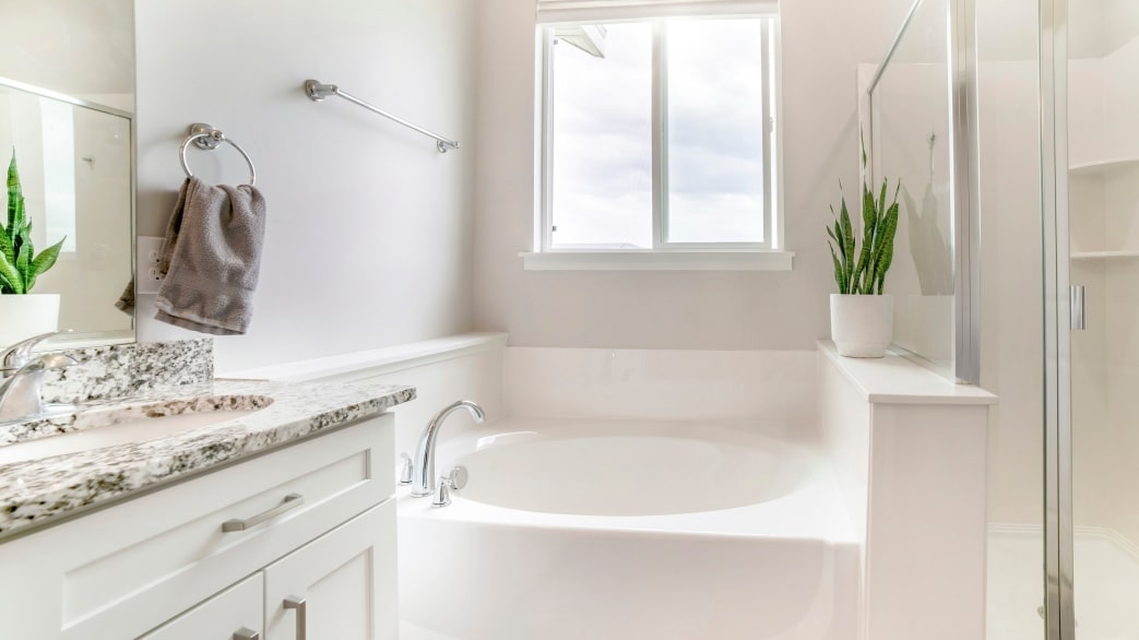 What Are Roman Tub Faucets and Do You Need Them